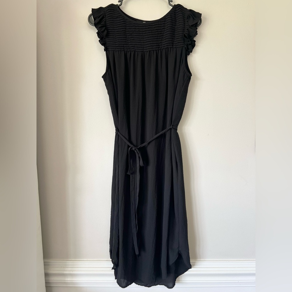 H&M Sleeveless Black Belted Dress Size 8 Flutter Sleeve Feminine Timeless